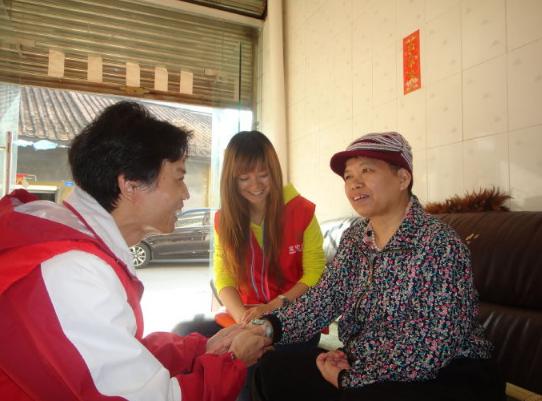 深圳东维图：沙井松柏之爱组助残义工持之以恒